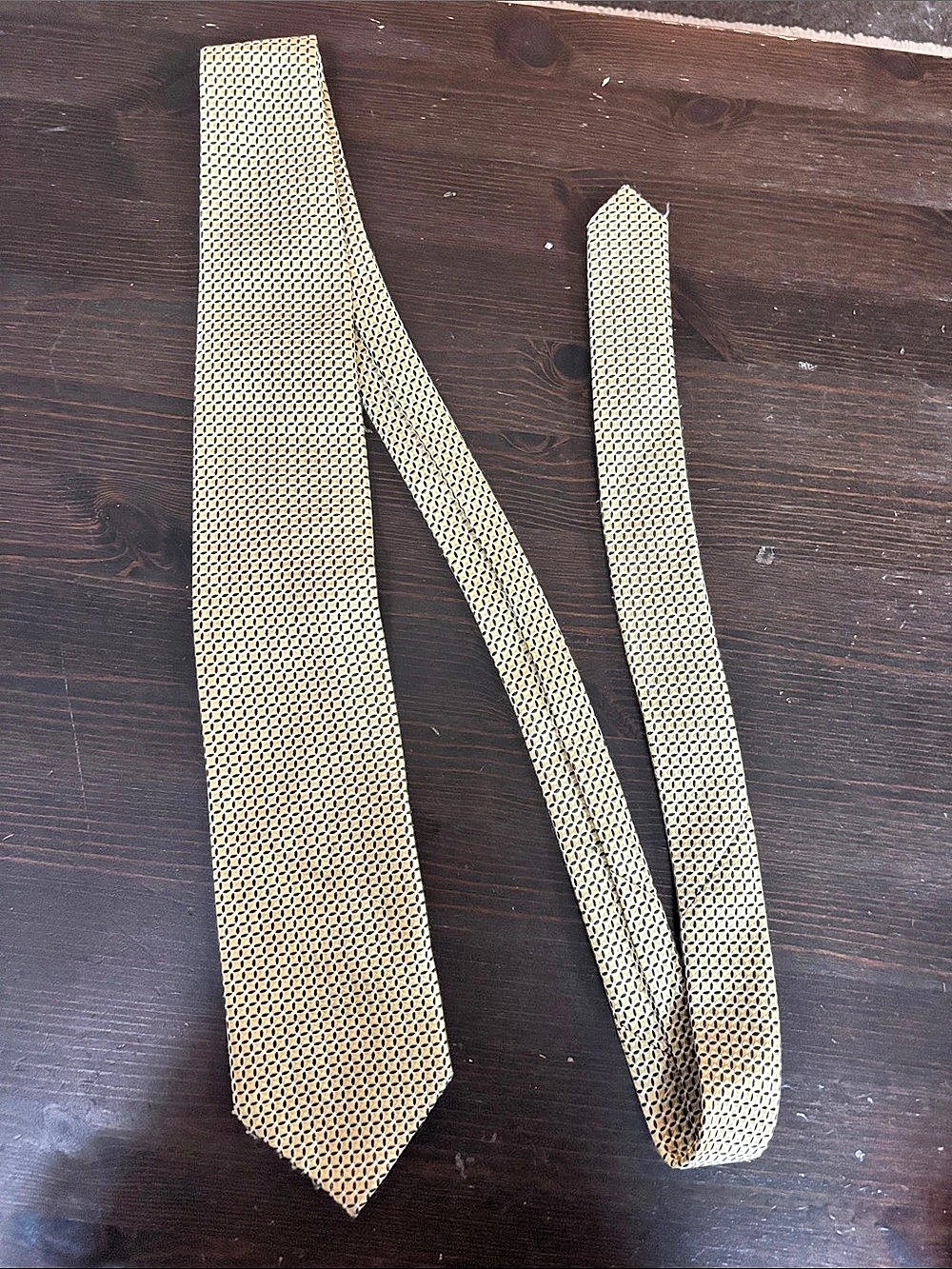 Laurent Bennet Geometric Pattern Tie Set in Gold & Black